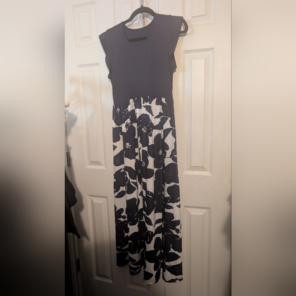 Black and White Floral Maxi Dress